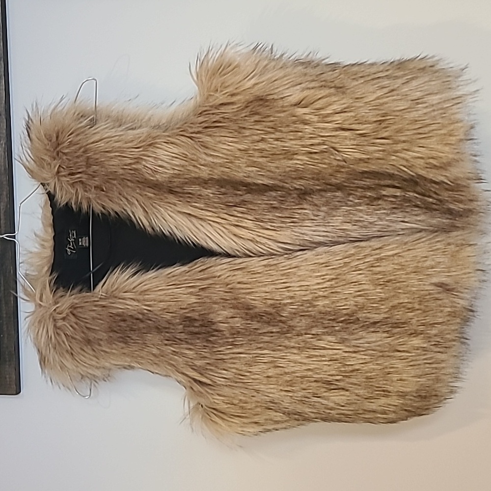 Thalia Sodi faux fur vest